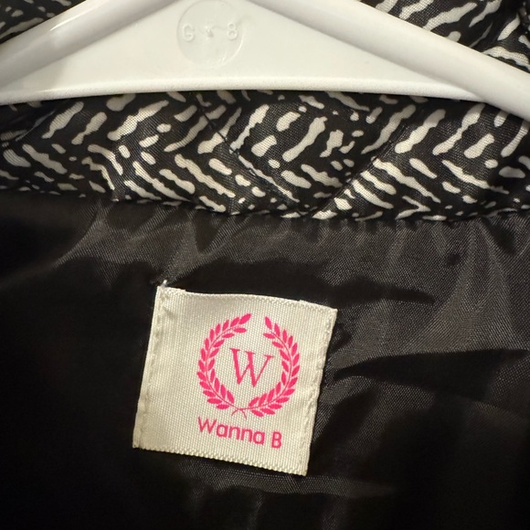 Wanna B Black and White Herringbone Vest - Picture 4 of 7